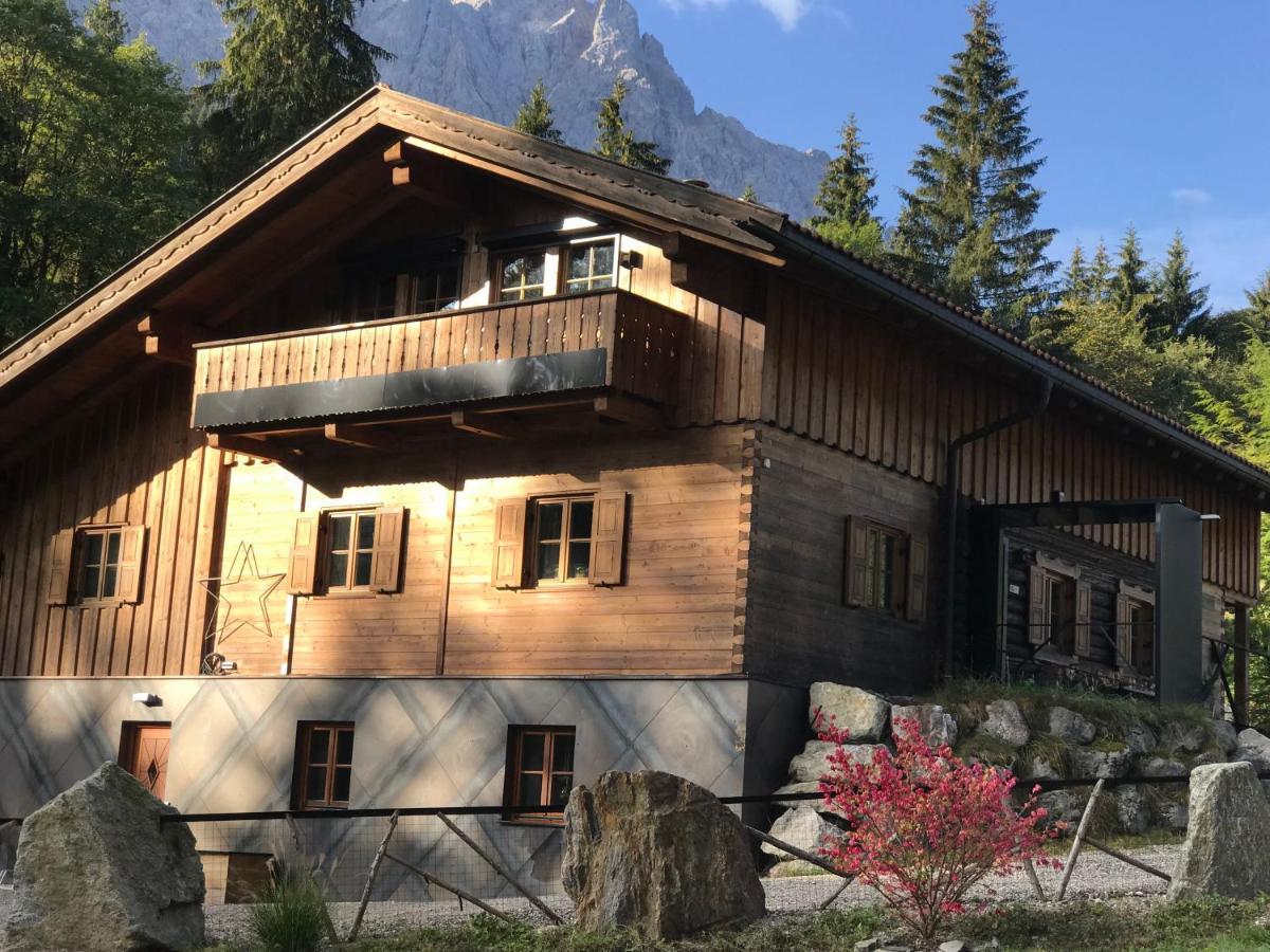 Chalet S - 5 Sterne Luxus Ferienhaus Direkt Am Eibsee Und Zugspitze グライナウ エクステリア 写真